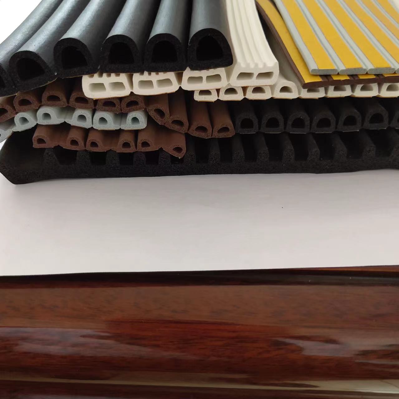 發(fā)泡密封條